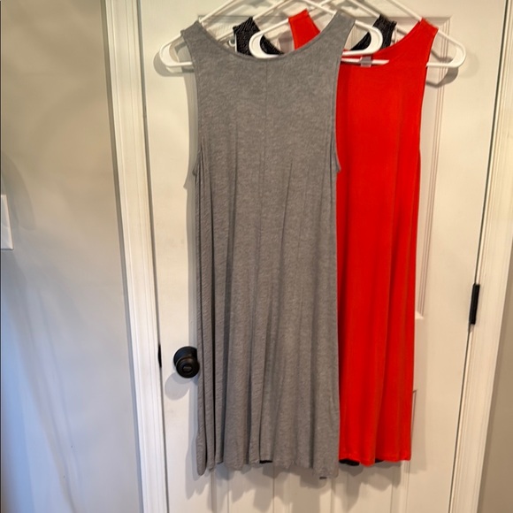 Set of Three Old Navy Sleeveless Swing Dresses - Picture 7 of 11